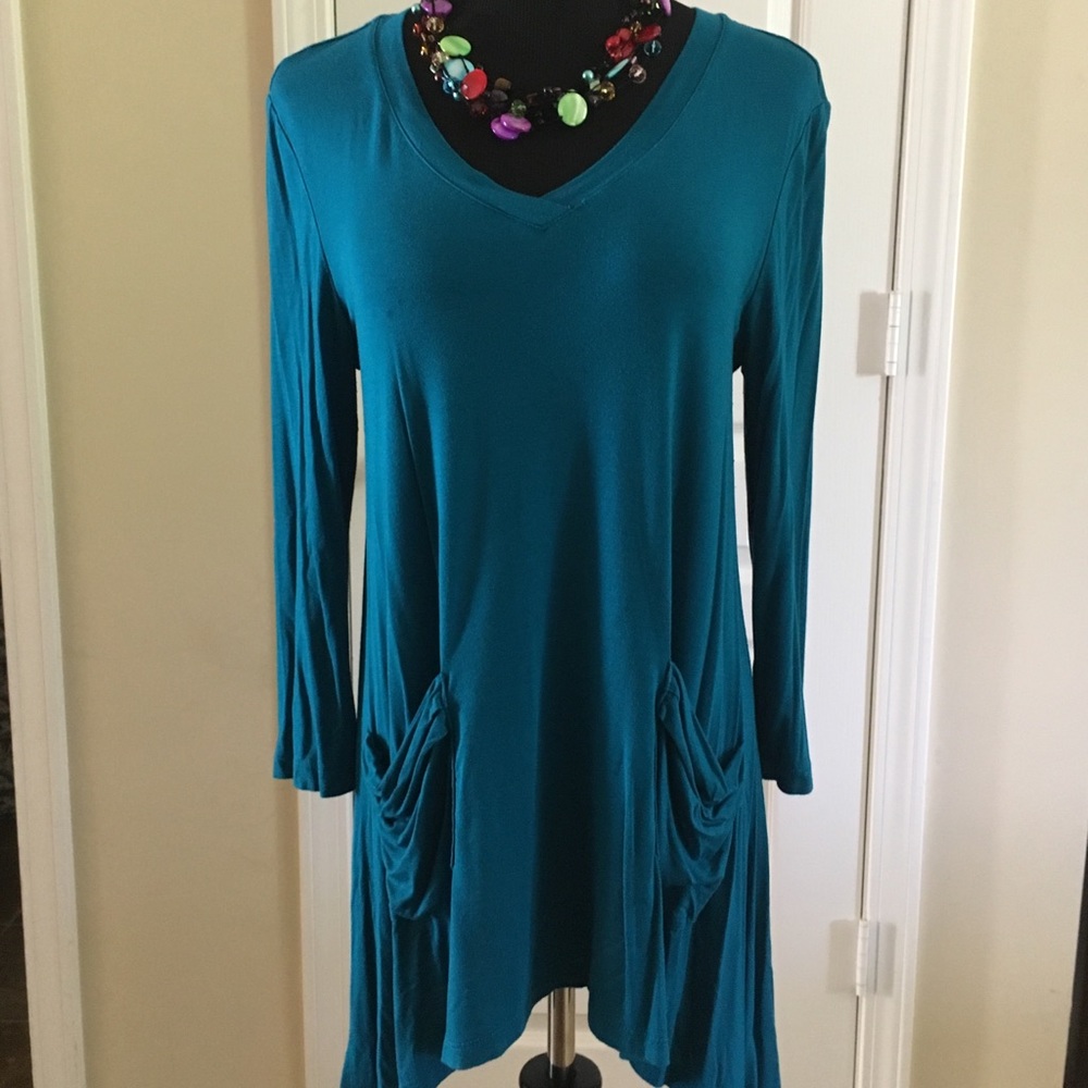 LOGO V-Neck Tunic Length T-Shirt
